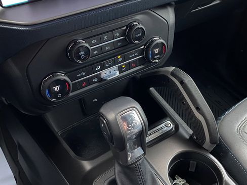 Used 2023 Ford Bronco Outer Banks image 19