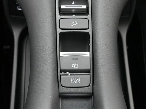 New 2026 Honda HR-V LX image 9