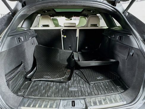 Used 2019 Jaguar F-PACE SVR image 27