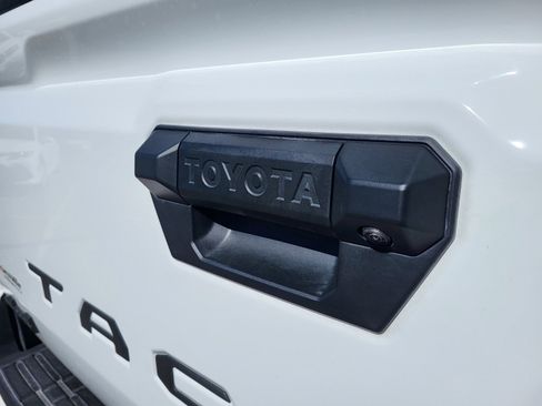 Certified 2025 Toyota Tacoma SR5 image 26