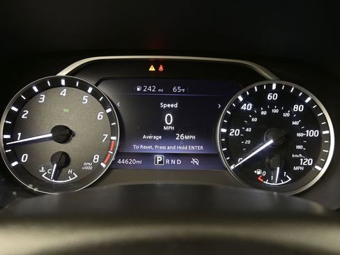 Used 2023 Nissan Frontier SV image 7