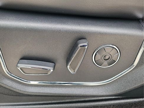 Used 2018 Ford F150 Platinum w/ Equipment Group 701A Luxury image 15