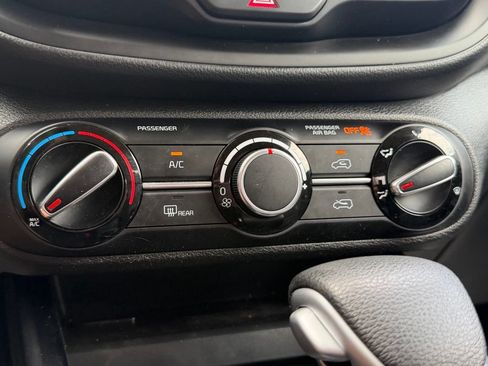 Used 2023 Kia Soul LX w/ LX Technology Package FWD image 24