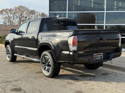 Used 2022 Toyota Tacoma TRD Sport w/ TRD Premium Sport Package image 6