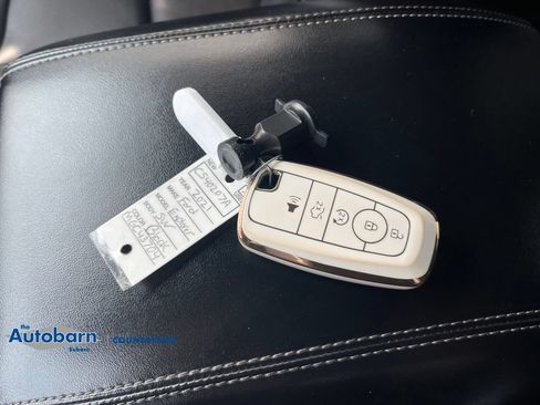 Used 2021 Ford Explorer XLT w/ Equipment Group 202A AWD/4WD image 20