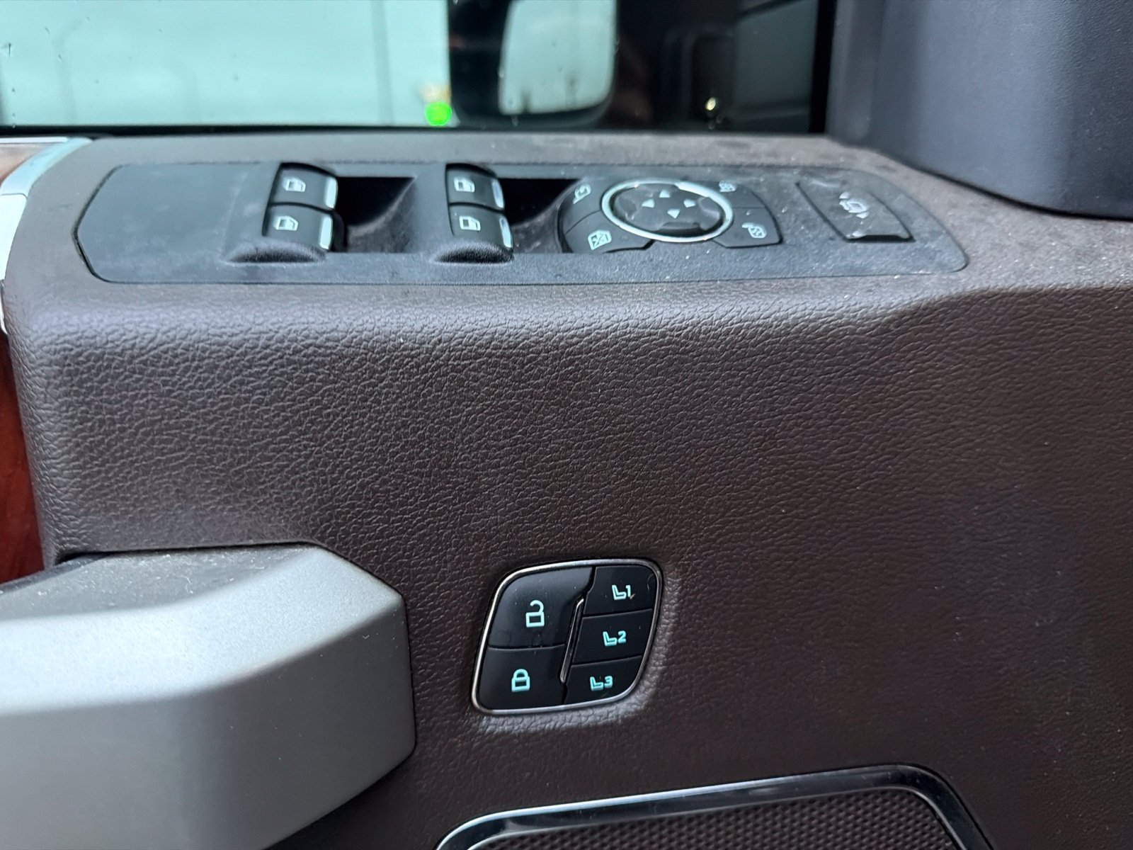 Used 2022 Ford F350 King Ranch w/ Chrome Package AWD/4WD image 13