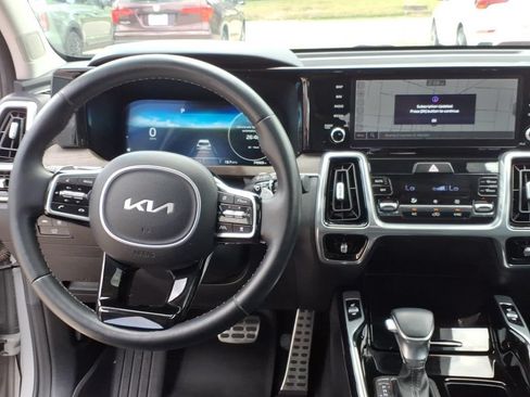 Used 2023 Kia Sorento SX Prestige AWD/4WD image 13