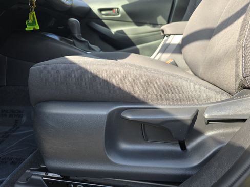 Used 2023 Toyota Corolla LE image 28