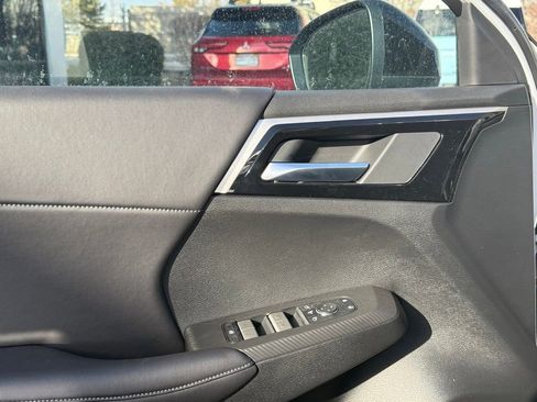 New 2026 Mitsubishi Outlander Trail Edition image 7