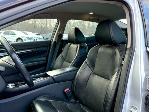 Used 2019 Nissan Maxima 3.5 SV w/ Floor Mat Group image 16