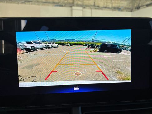 Used 2025 Chevrolet Trax LT image 22