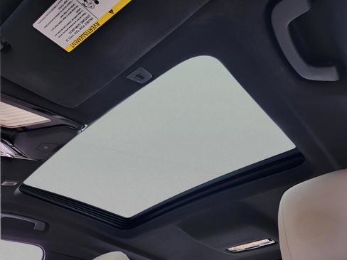 Used 2018 BMW 530e image 16