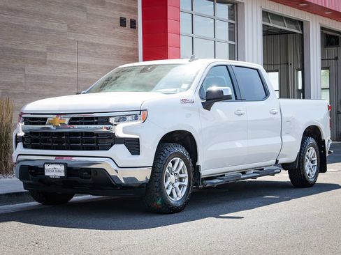 Used 2024 Chevrolet Silverado 1500 LT AWD/4WD image 8