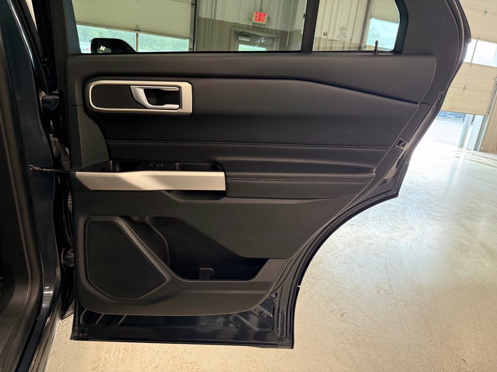 Used 2023 Ford Explorer XLT w/ Equipment Group 202A AWD/4WD image 29