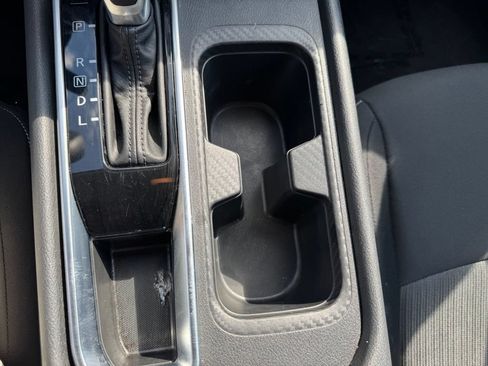 Used 2025 Nissan Sentra SV FWD image 34