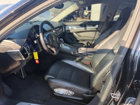 Used 2014 Porsche Panamera 4 w/ Premium Package AWD/4WD image 8