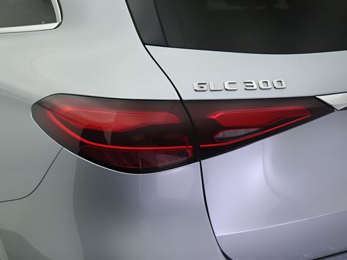 Certified 2023 Mercedes-Benz GLC 300 image 18