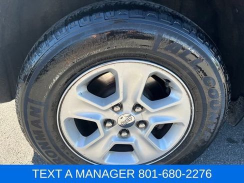 Used 2015 Jeep Grand Cherokee Laredo w/ Quick Order Package 23E AWD/4WD image 8