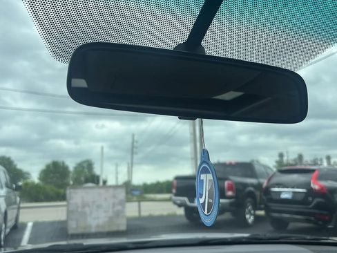 Used 2010 Toyota Highlander SE image 17