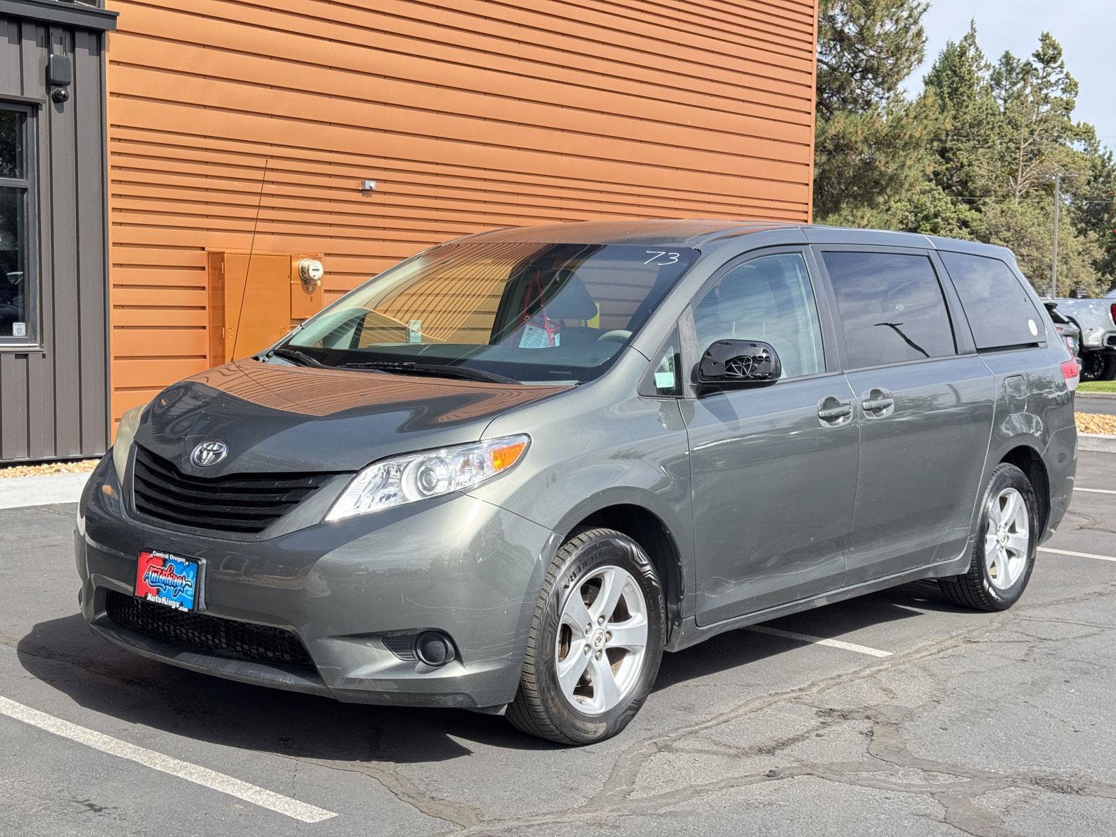 Used 2012 Toyota Sienna LE FWD image 1