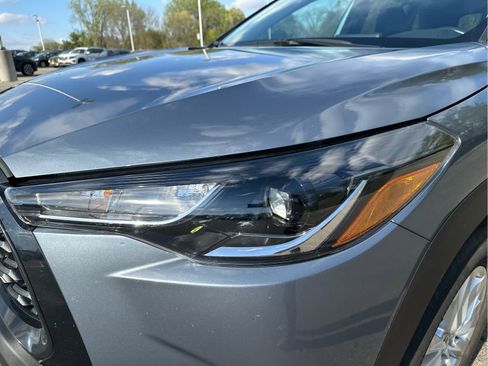 Used 2023 Toyota Corolla Cross LE AWD/4WD image 21