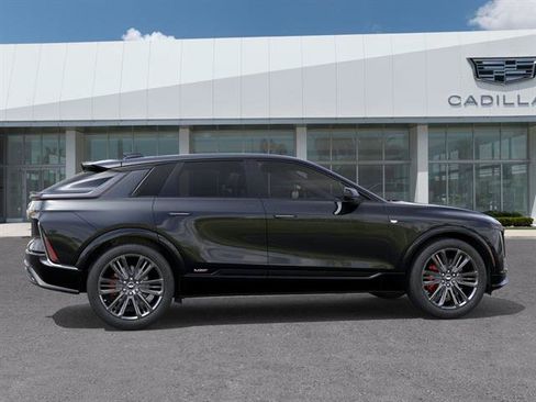 New 2026 Cadillac Lyriq V AWD/4WD image 6