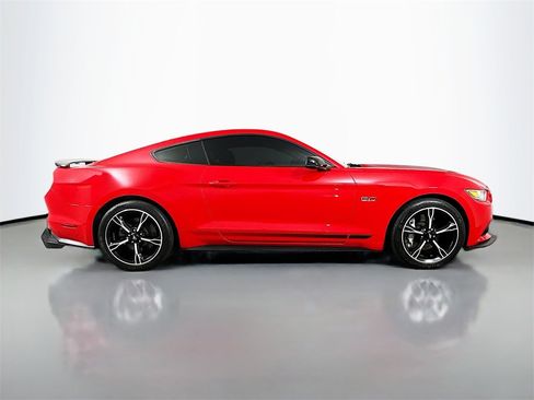Used 2017 Ford Mustang GT Premium image 9