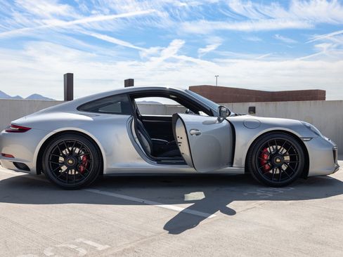 Used 2018 Porsche 911 GT3 RS image 17