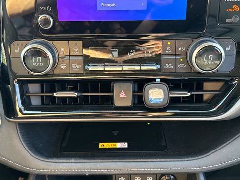 Used 2023 Toyota Highlander XLE AWD/4WD image 32