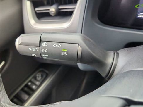 Used 2025 Lexus UX 300h FWD image 40