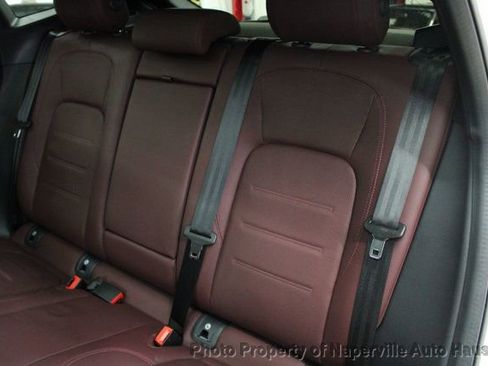 Used 2024 Jaguar E-PACE R-Dynamic SE image 40