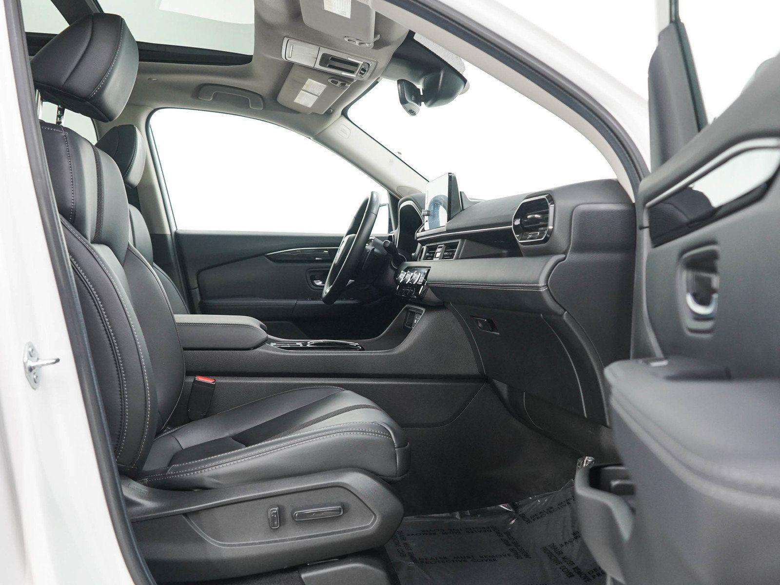 Used 2025 Honda Pilot Touring image 11