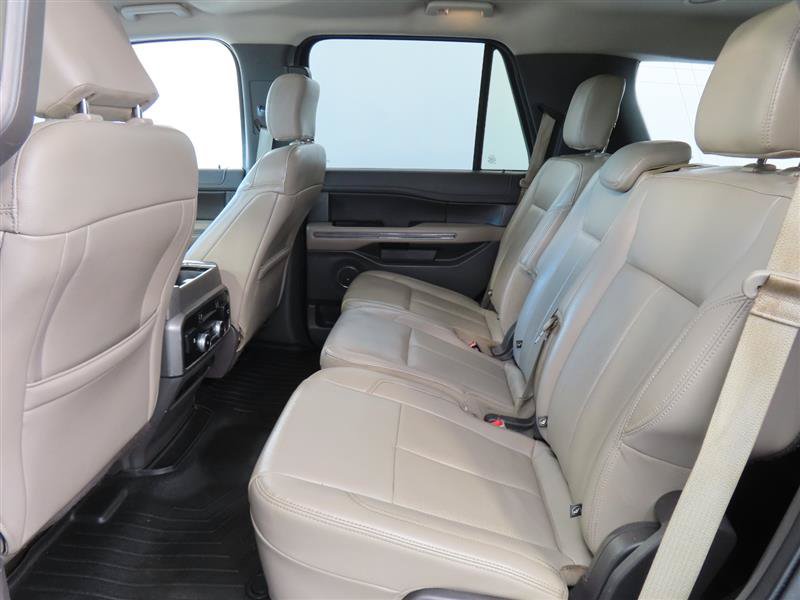 Used 2020 Ford Expedition XLT w/ Equipment Group 202A AWD/4WD image 28