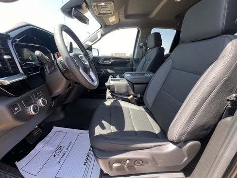 New 2024 GMC Sierra 1500 Elevation image 9