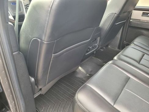 Used 2017 Ford Expedition Limited image 12