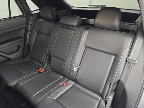 Used 2020 Volkswagen Atlas Cross Sport SEL R-Line image 14