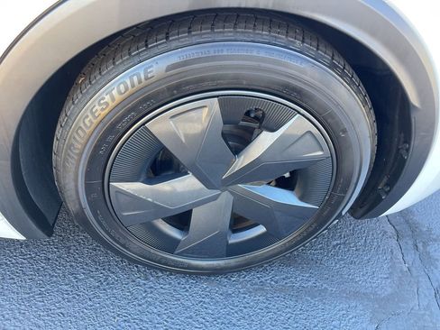 Used 2024 Toyota Prius Prime XSE Premium image 23