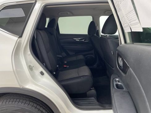 Used 2020 Nissan Rogue SV w/ Premium Package AWD/4WD image 16
