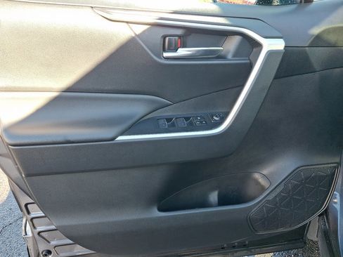 Used 2024 Toyota RAV4 XLE image 12