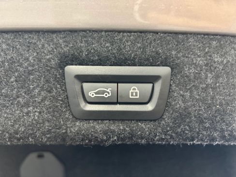 Used 2019 BMW 530i w/ Convenience Package RWD image 43