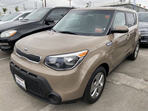 Used 2015 Kia Soul image 2
