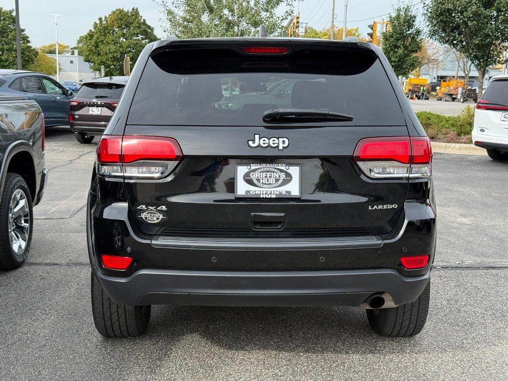 Used 2021 Jeep Grand Cherokee Laredo w/ Security & Convenience Group AWD/4WD image 4