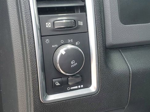 Used 2017 RAM 1500 Big Horn AWD/4WD image 9