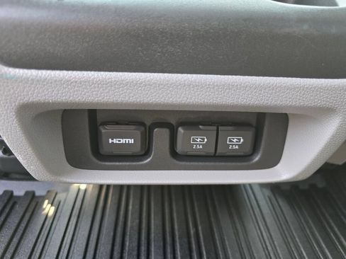 Used 2018 Honda Odyssey Elite image 7