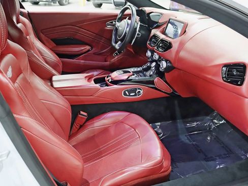 Used 2019 Aston Martin V8 Vantage Coupe RWD image 31