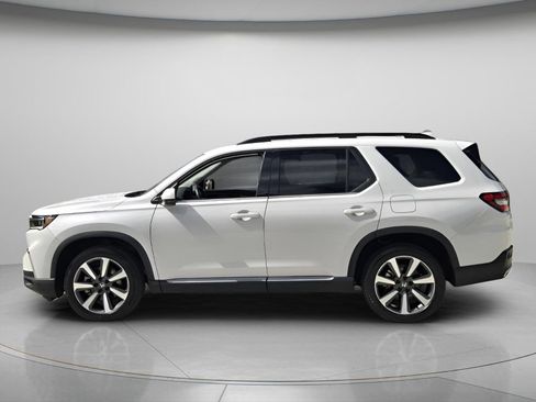 Used 2023 Honda Pilot Touring image 5