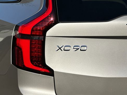 New 2026 Volvo XC90 T8 Ultra w/ Lounge Package image 7