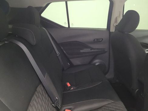 Used 2021 Nissan Kicks S FWD image 19
