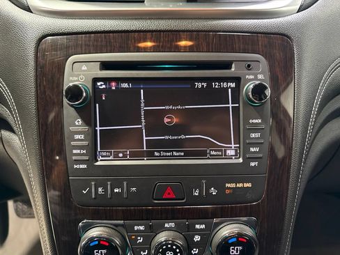 Used 2015 Chevrolet Traverse LTZ AWD/4WD image 17