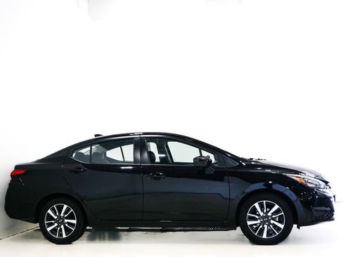 Used 2025 Nissan Versa SV FWD image 4